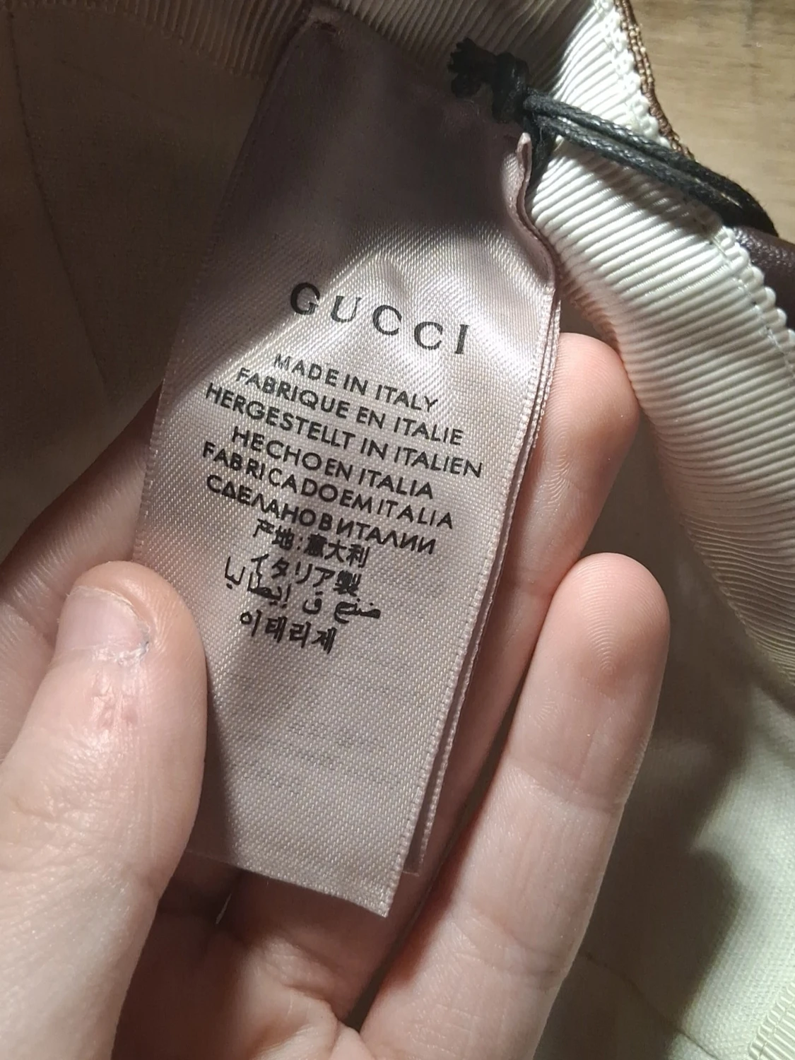 Beige keps från Gucci med GG-mönster - 5