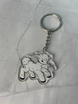 YUNG LEAN//POISON IVY LAMB - acrylic keychain - ⭐️1pcs acrylic keychain ⭐️ ✨🤍 FREEBIES (godis & random stickers) ingår i alla beställningar över 70kr 🤍