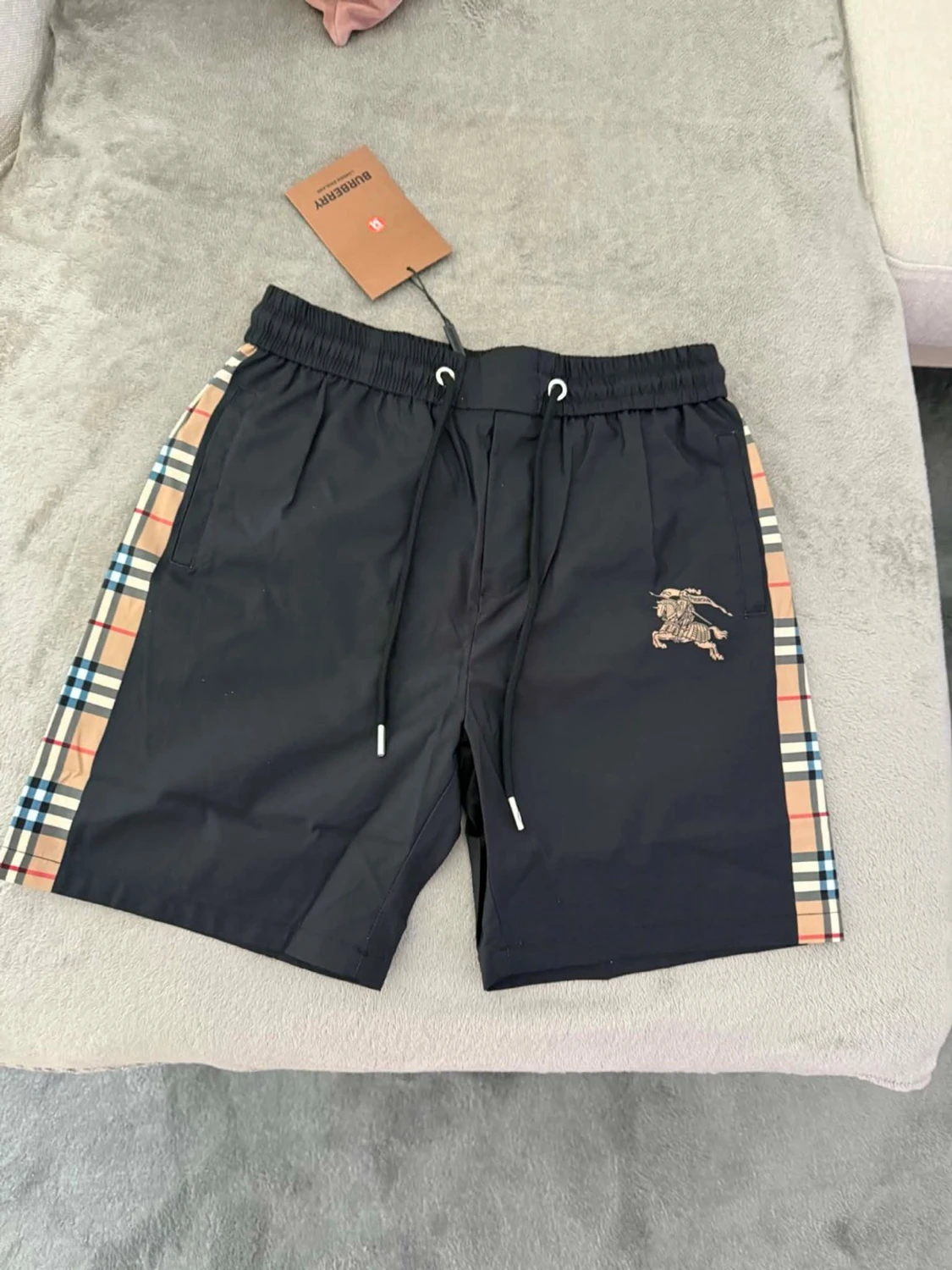 Svarta Burberry shorts  - 2