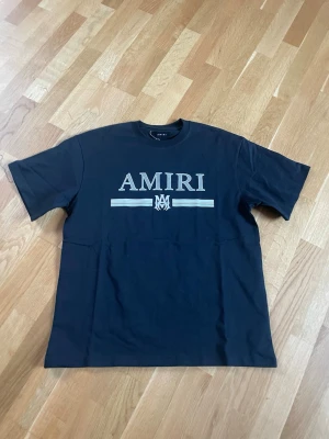 Amiri t shirt  - Amiri t shirt i nytt skick ej använd storlek M