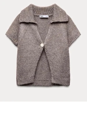 stickad kofta från Zara - Kortärmad brun stickad kofta från Zara!💗