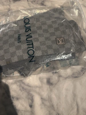 Halsduk - Säljer nu en riktigt fet halsduk skriv vid fundering och pris 