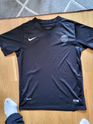 Svart PSG Nike träningströja dri-fit - Fint skick storlek M 