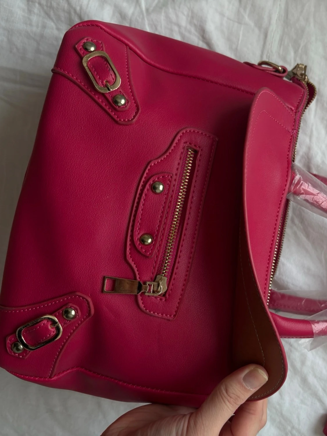 Rosa handväska / axelväska med guldfärgade detaljer - 4