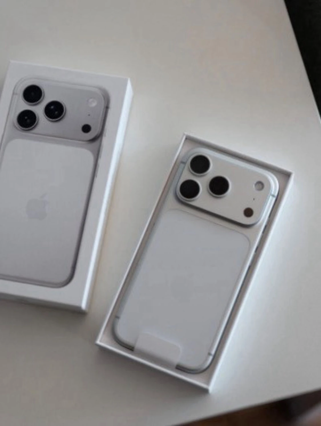 Vit iPhone 17 PRO max