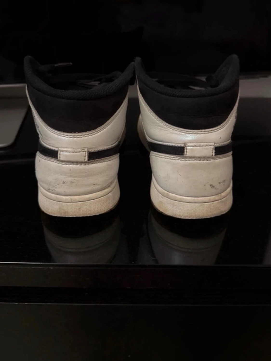 Svarta och vita Diamond Air Jordan 1 Mid - 1