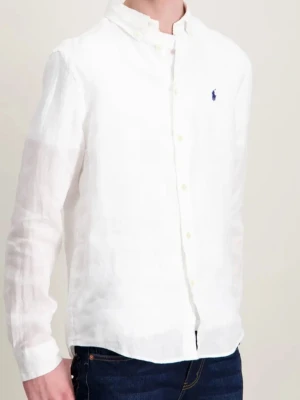 Vit linneskjorta från Polo Ralph Lauren - Hej, säljer den här vita linneskjortan från Ralph skjortan är aldrig använd och är därför i toppen skick ✨ Storleken är XL (18-20) vilket är en barnstorlek och skulle säga att det motsvarar ungefär S. Skriv gärna om ni har några funderingar🤗