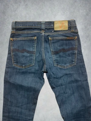 Mörkblå jeans från Nudie Jeans - Nudie jeans | färg: blå | skick: 8,5/10 | nypris: ca 2000 | skriv vid frågor | mvh! 