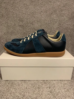 Maison Margiela - Säljer dessa i storlek 44, skickar samma dag! Hör av dig vid frågor eller funderingar🙌🏼