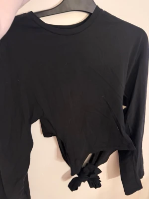 Lager knyt tröja - Jätte fin knyt tröja från lager157 i storlek xs aldrig använt då jag fick 2 av samma i julklapp!