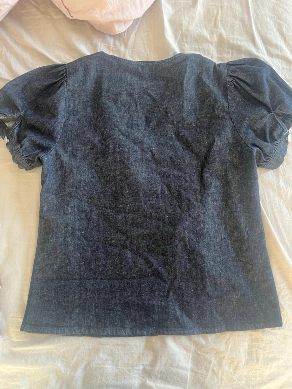 Mörkblå jeansblus med puffärm - 1