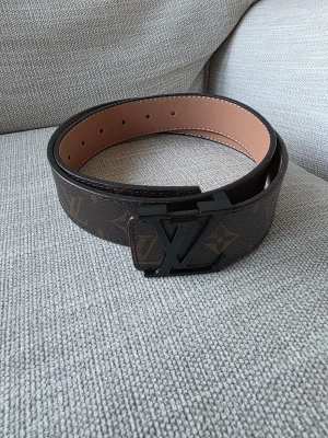 L-V bälte - Säljer detta bälte som är nytt till ett väldigt bra pris