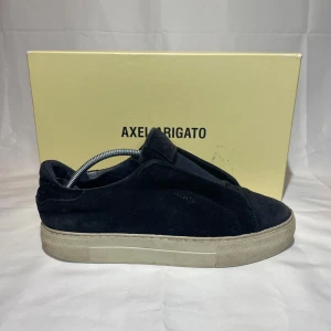 Axel Arigato Laceless  - Axel Arigato | skick 8,5/10 | storlek 40 |og box tillkommer vid köp | nypris ca 2600kr mitt pris endast 999kr | pris kan diskuteras vid snabb affär!