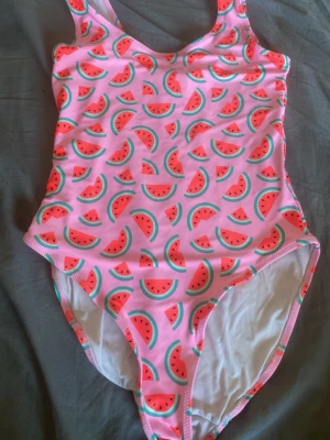 En melon baddräkt - En fin baddräkt med meloner på 