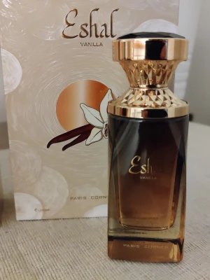 Paris Corner Eshal Vanilla - Paris Corner Eshal Vanilla, 100ml från början, ca 97-98ml kvar 