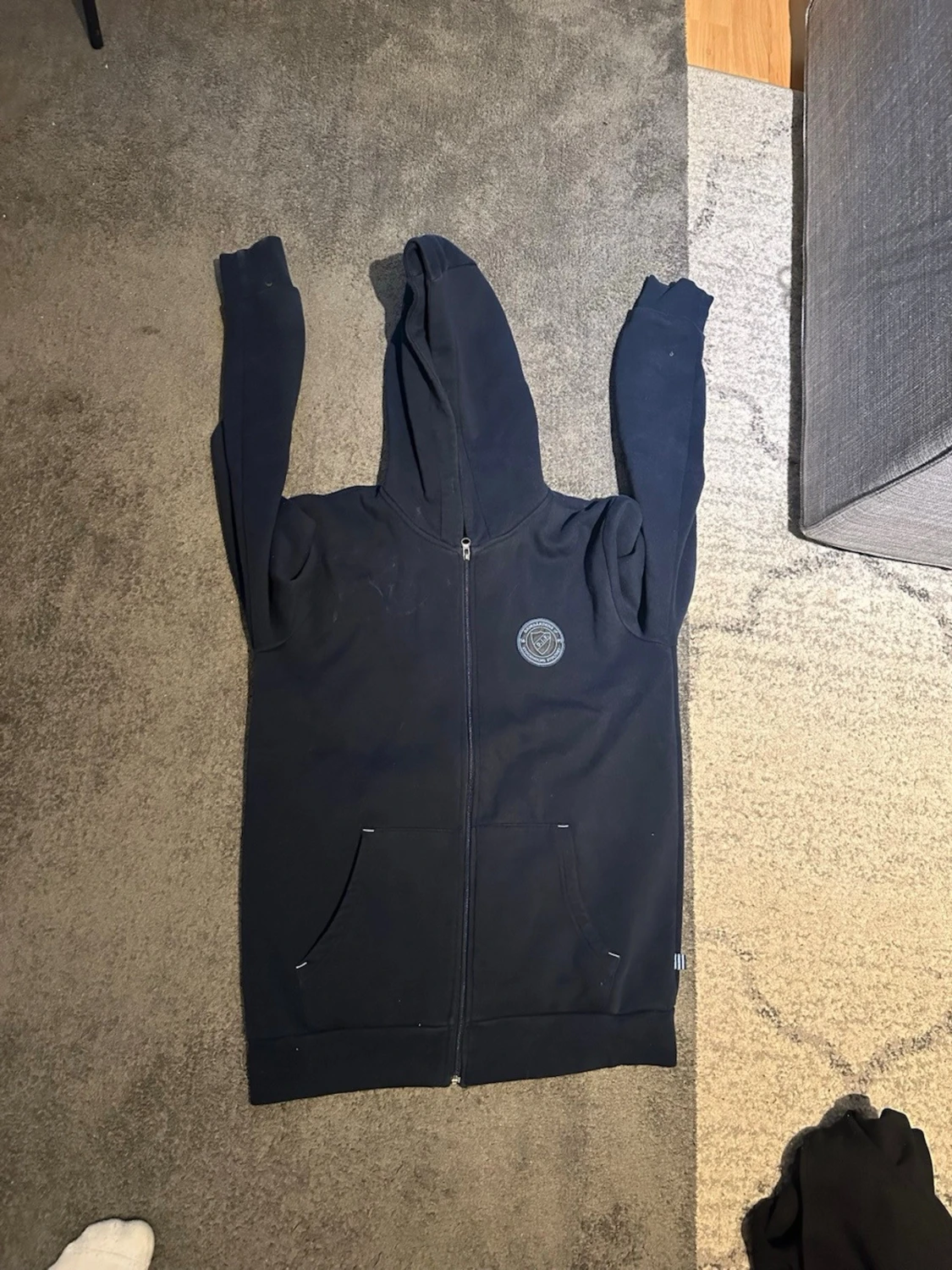 Mörkblå djurgårdshoodie med dragkedja