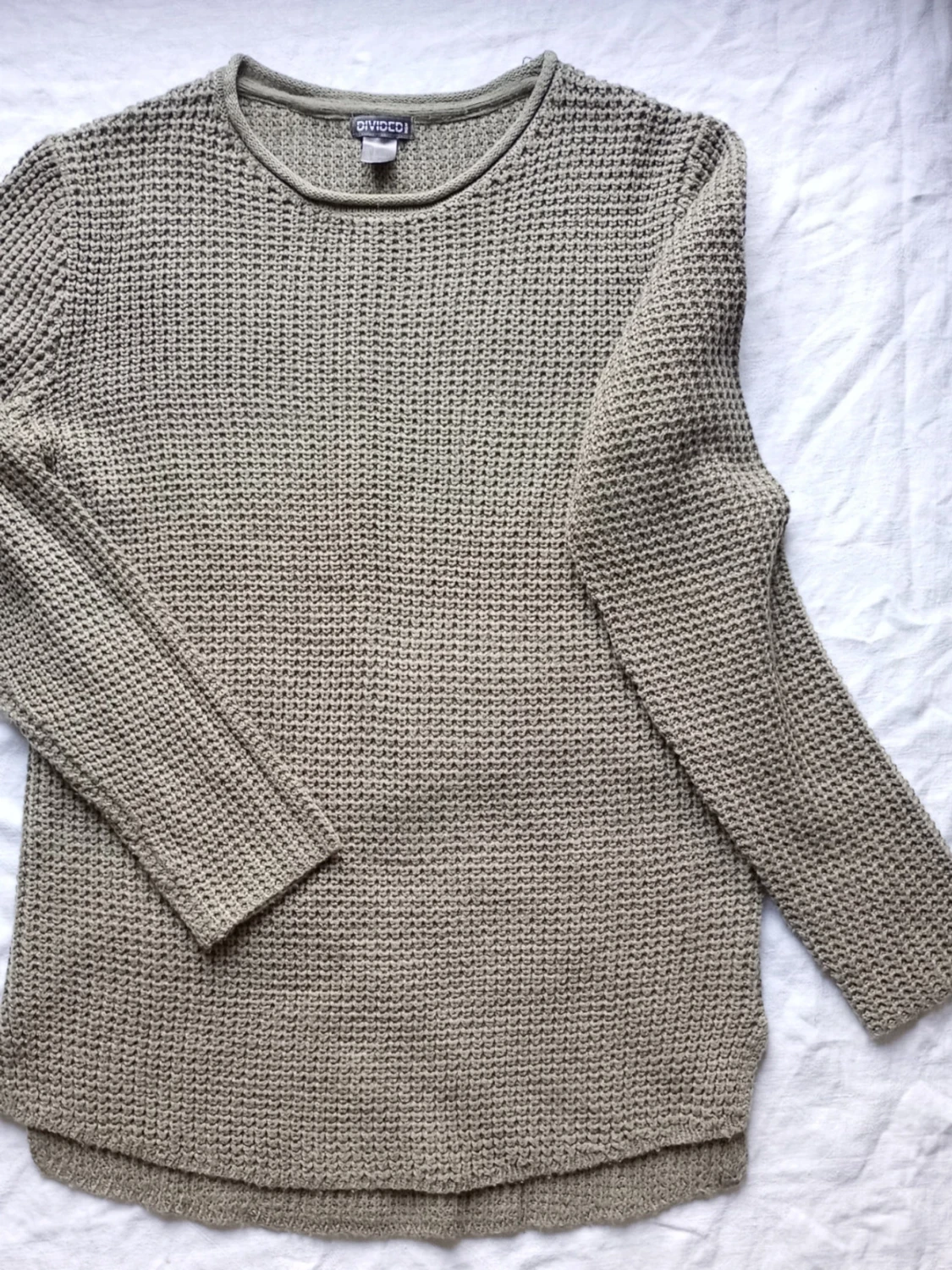 Beige stickad tröja från Divided