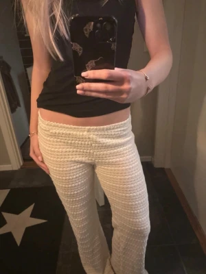 Stickade nelly byxor - Säljer dess populära nellybyxor i S med prislappen kvar❤️ (lånad bild