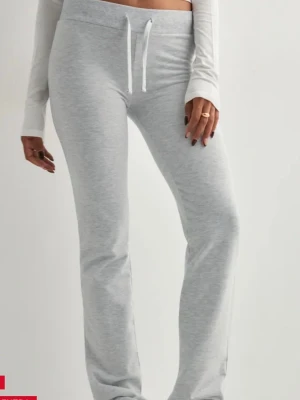 Nelly mjuskisbyxor - Säljer dessa Nelly mjuskisbyxor i storlek S nästintill oanvända 💕