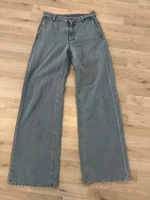 MM6 Maison Margiela Jeans - Super cool jeans from MM6 Maison Margiela. They are quite long, i’m 173cm and they are a bit long for me too. Some fraying on the leg openings, other than that no flaws. Size 27  ❣️