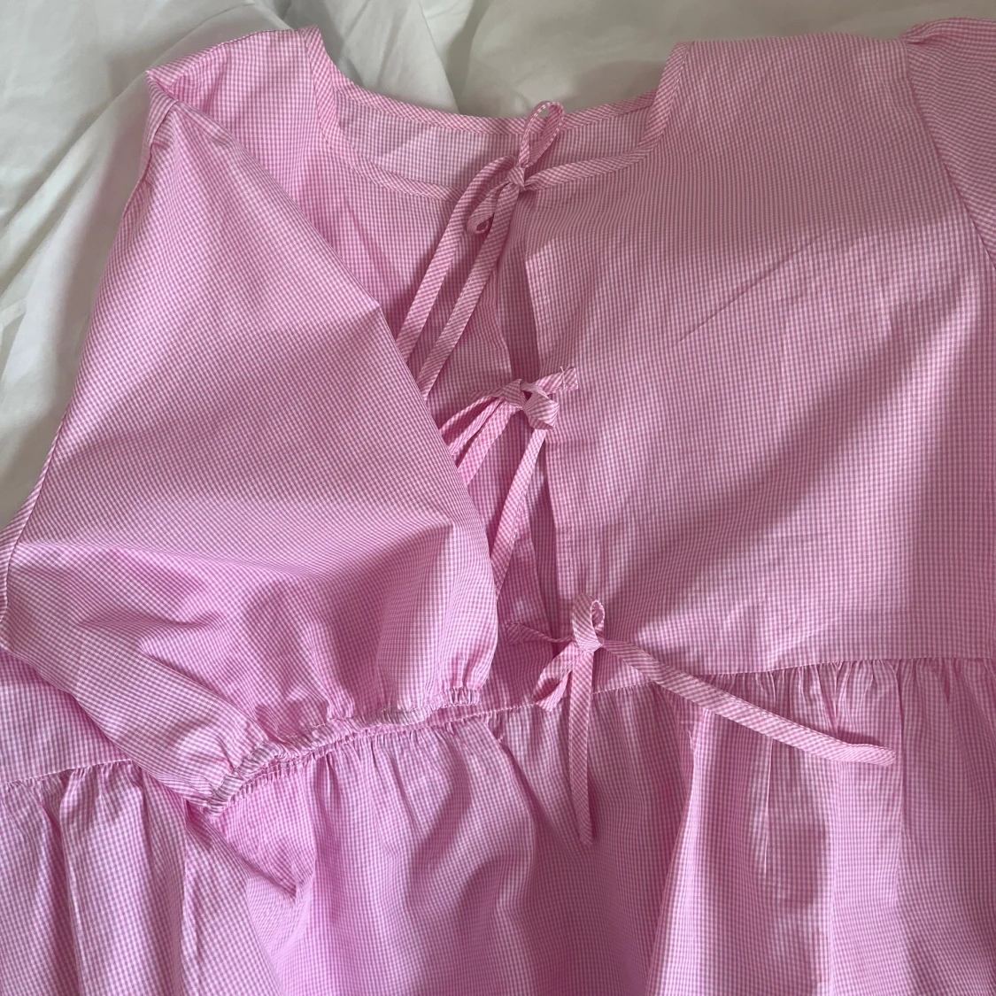 Rutig rosa blus med knyt bak - 2