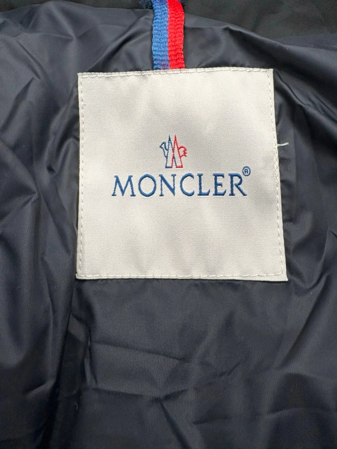 Svart dunväst från Moncler - 3