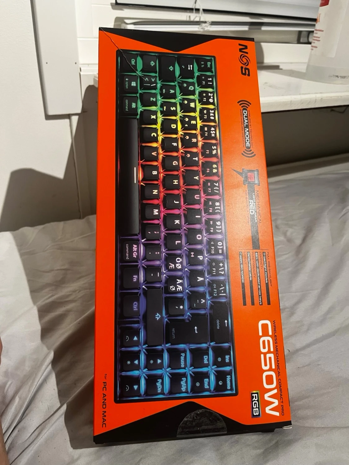 NOS C650W RGB tangentbord & RAIHU G707 mus - 6