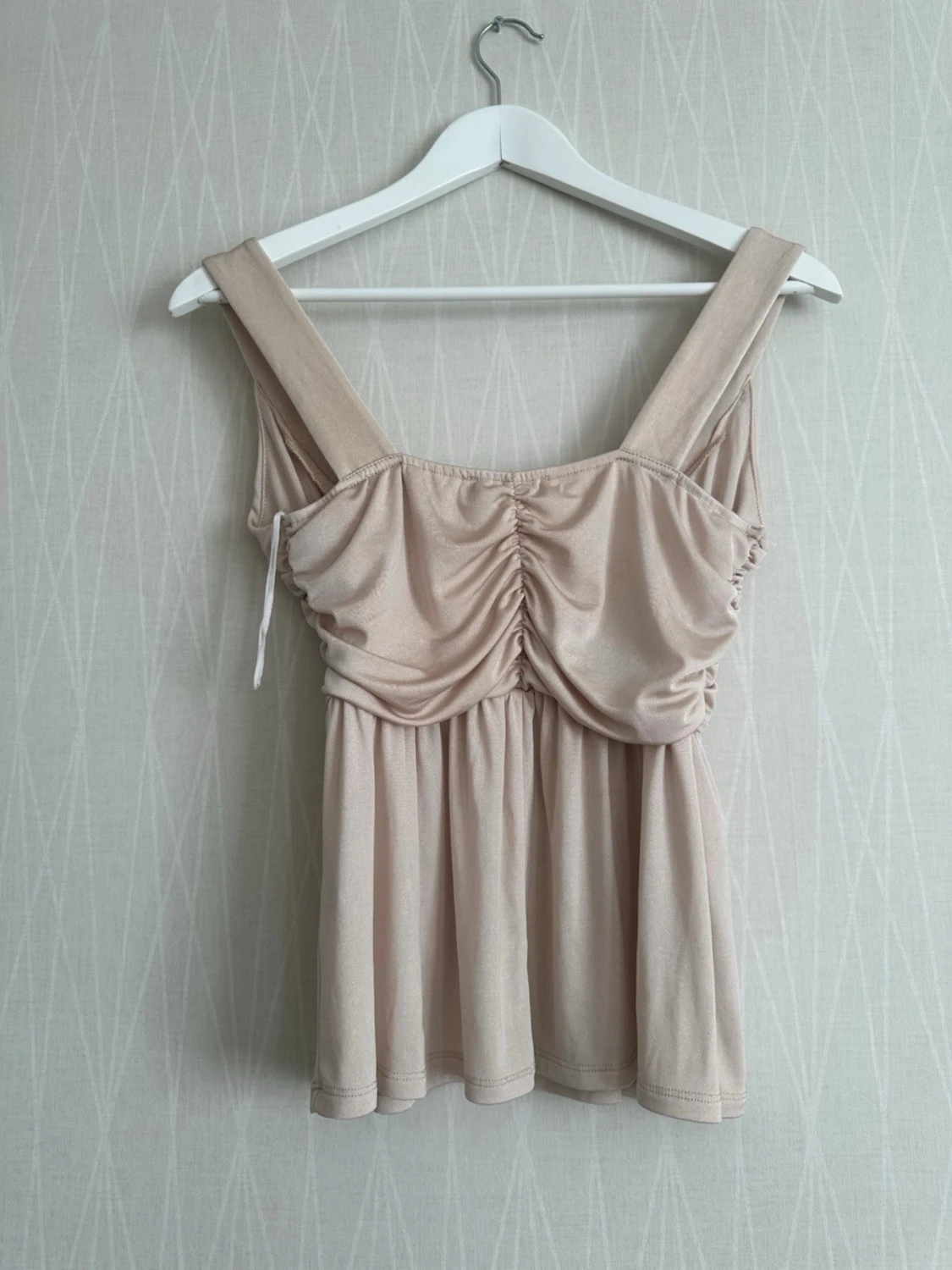 Beige omlott linnetopp med volang - 2