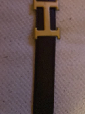 Lager 157 - Det är en lager 157 bälte som är lite slitet och har färgat om H loggan men annars är den ganska snygg den är i stl 50/120