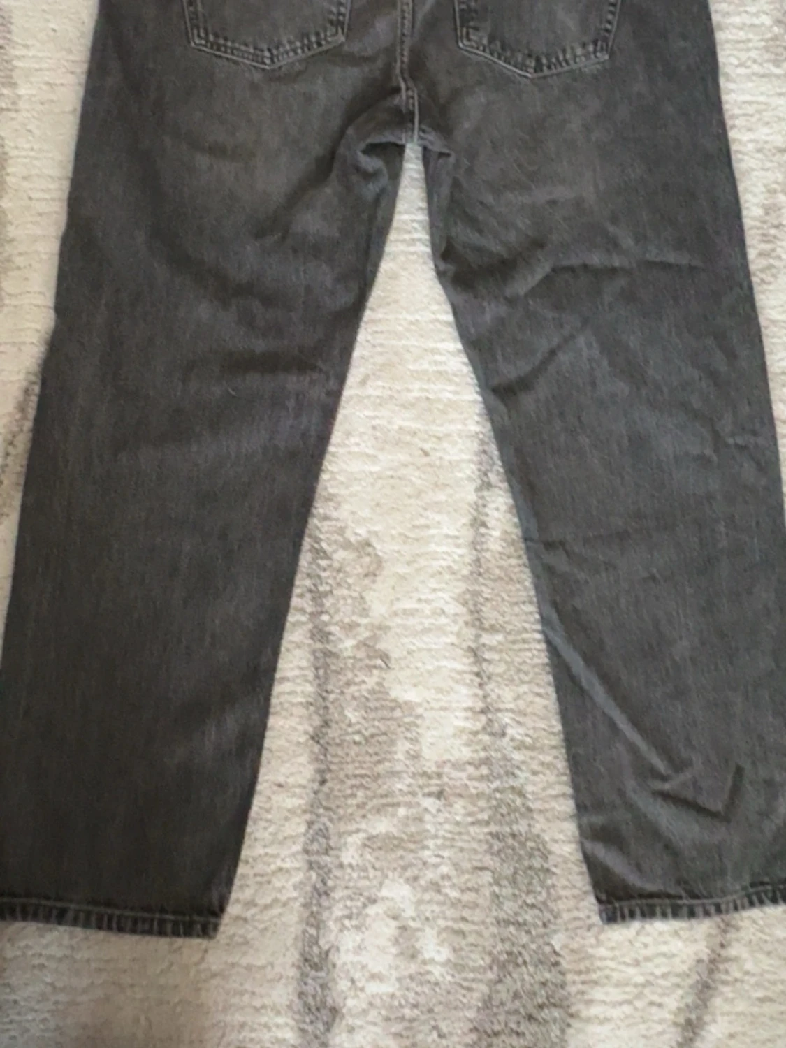 Grå raka jeans i vintage-stil - 1