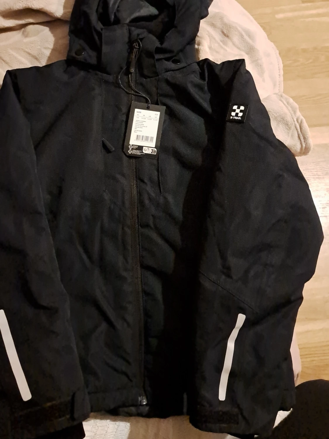 Svart vinterjacka från X-Trail med huva - 2