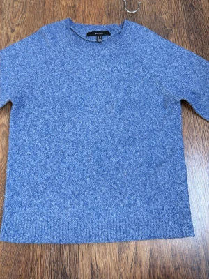 Blå stickad tröja vero Moda - Nästan som ny
