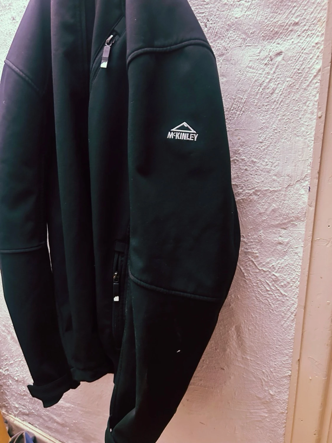 Svart softshelljacka från McKinley - 3