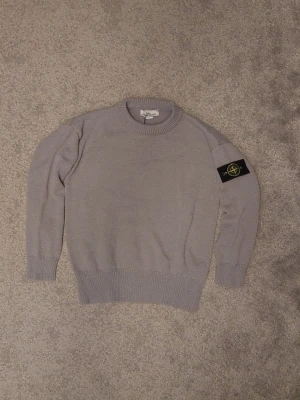 Stone Island Tröja  - Grå Stone Island Tröja || Storlek M || Helt ny