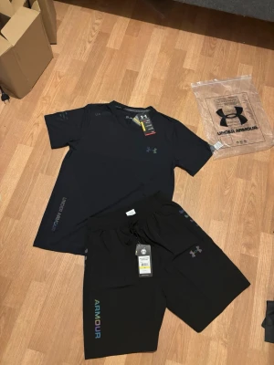 Under armor set helt ny storlek M - Inte använt