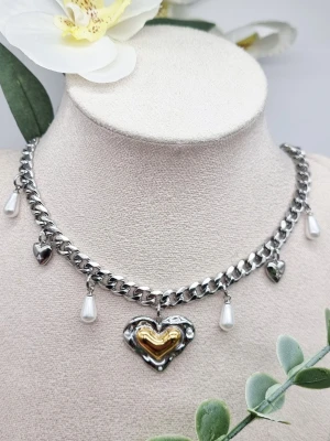 Handgjort halsband med pärlor och hjärta  - Material-rostfritt stål, Kjedja-7mm. 