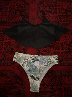 Bikini - Otroligt snygg bikini. Har använts väldigt få gånger. 