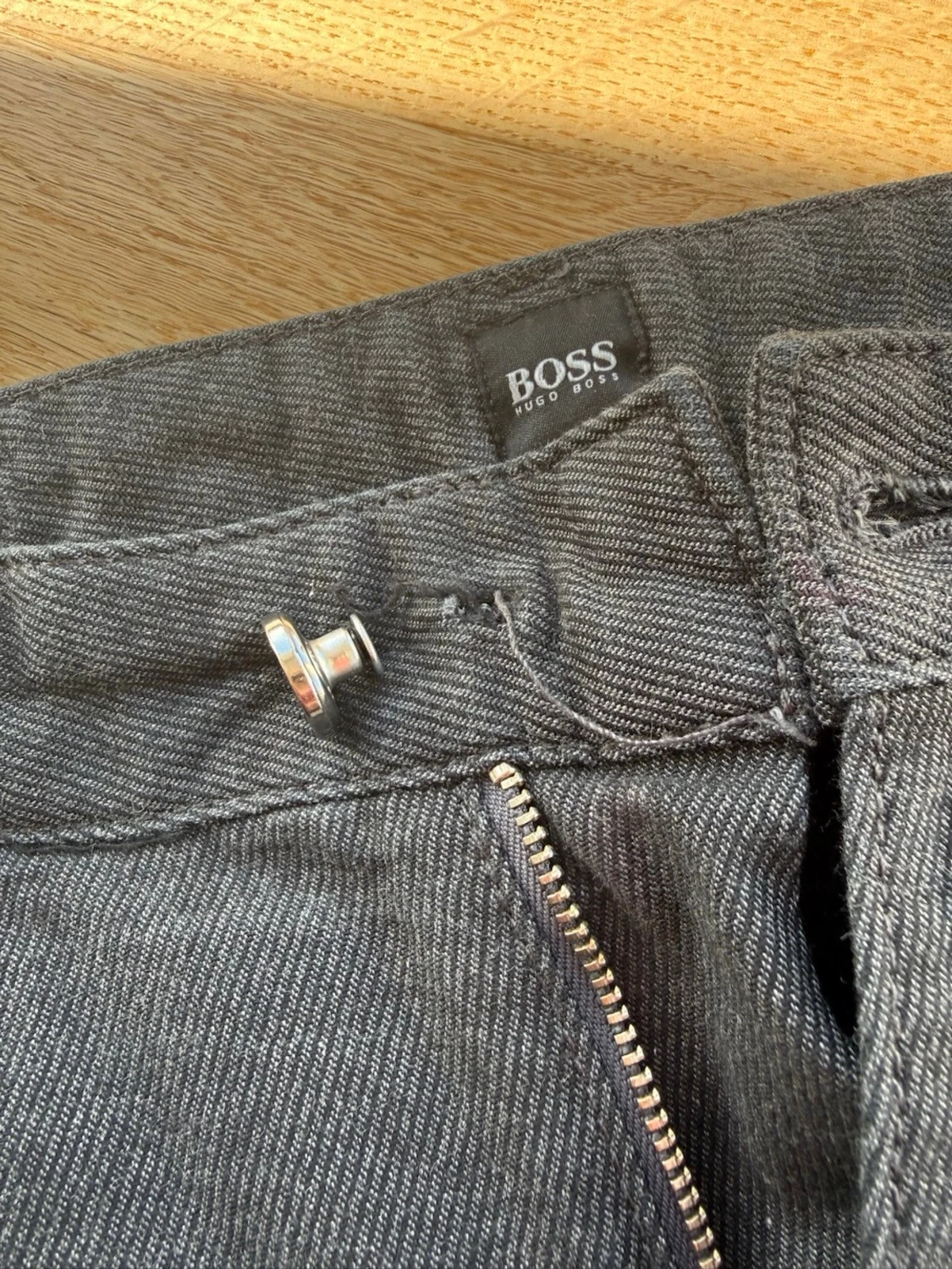 Stretchig byxa/jeans i grått från BOSS  - 3