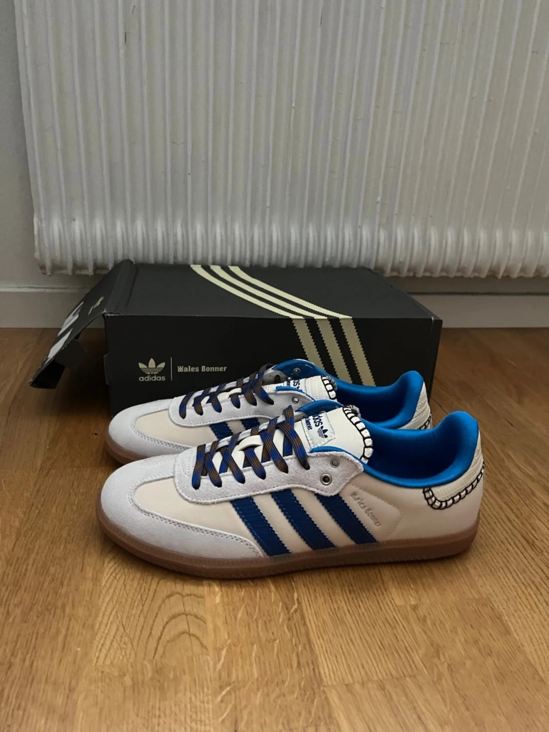 Adidas Wales Bonner sneakers blå/vit