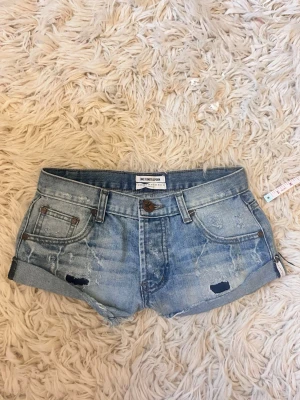 Lågmidjade one teaspoon jenansshorts - Midja ca 36,5 storlek w24