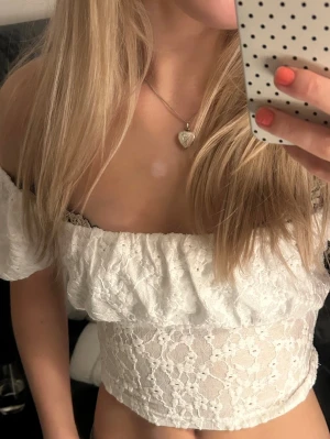 Blus - Söt vit sommar blus som aldrig används🌸🌟