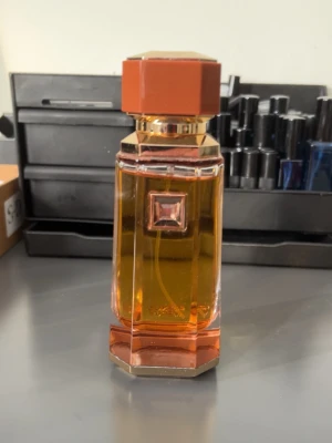 Liquid brun— sample - Liquid brun— sample 1ml:8kr 2ml:16kr 3ml:24kr 5ml:40kr10ml:80kr 20ml:150kr