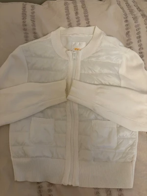 Vit vårjacka Gina Tricot - Storlek 146/152