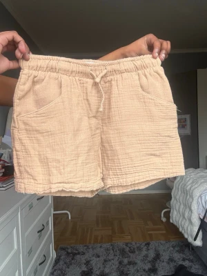 Beiga sommar shorts - Shorts