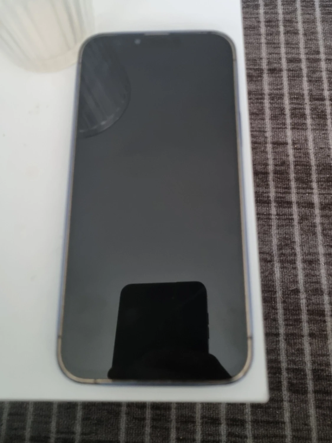 Vit iPhone med trippelkamera - 1