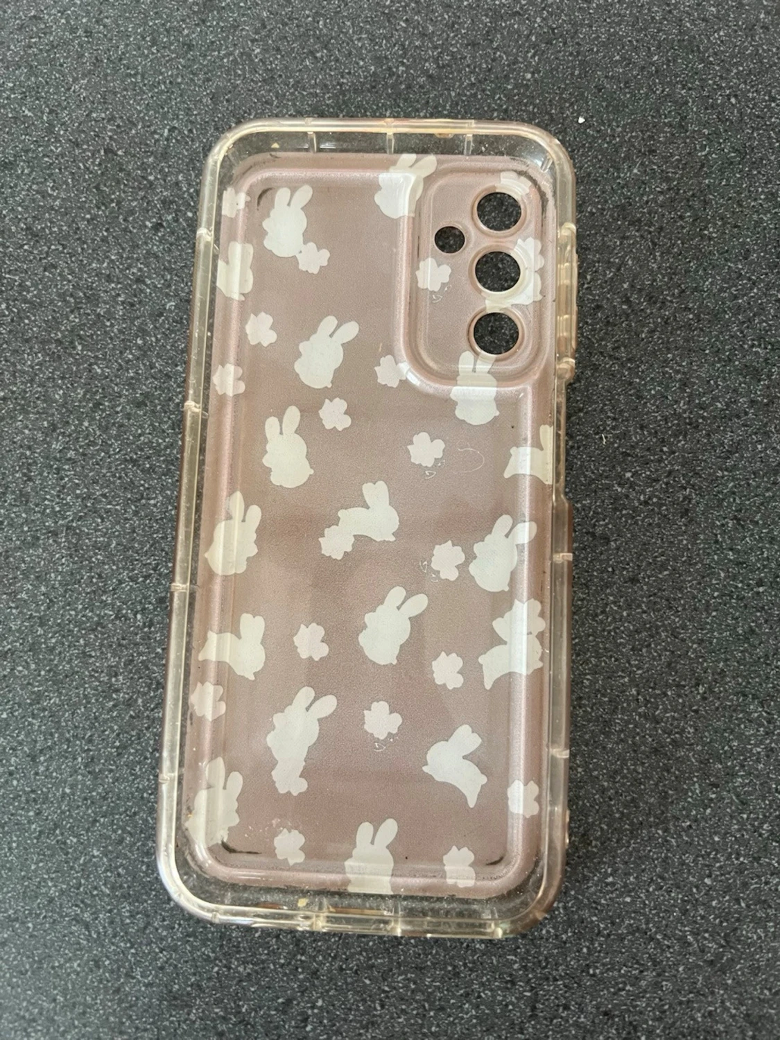 Sött mobilskal med kaniner och blommor - 1