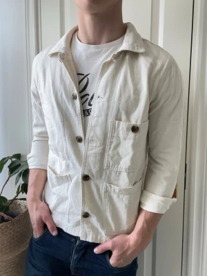Selected home overshirt  - Selected home overshirt - extremt clean. Inga defekter! Modellen i bilderna är 180 cm 75 kg och bär Storlek M , Kom med frågor! 🌟 (Kan gå ned i pris vid köp av paket 😉) 