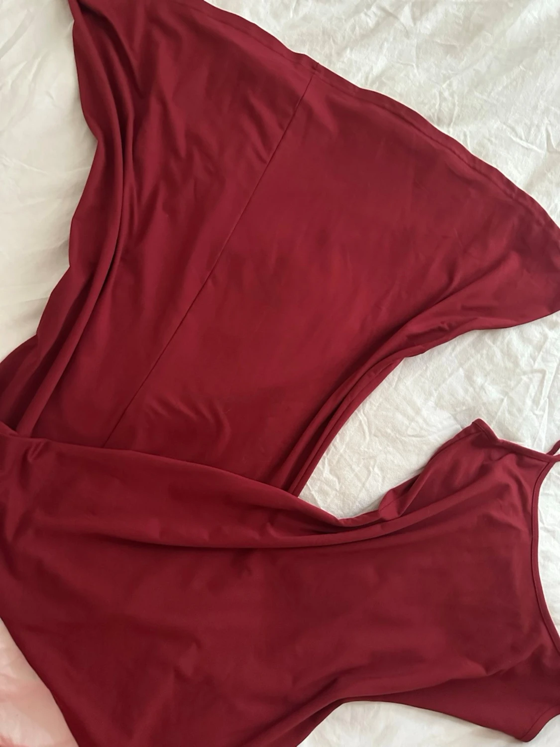 Vinröd långklänning med tunna band - 2