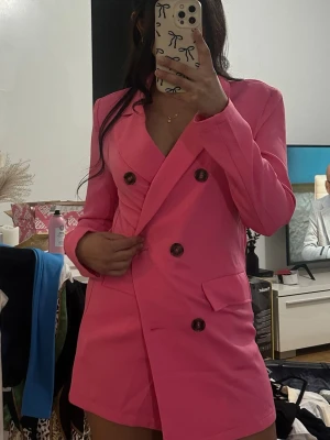 Rosa kavaj  - Oanvänd storlek S