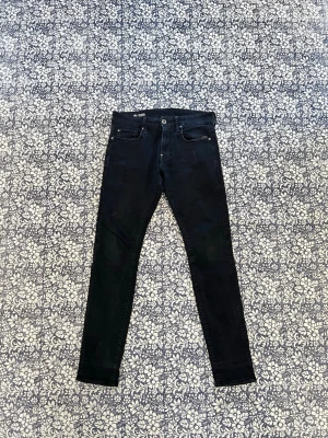G-Star Slim Jeans - Säljer ett par slim/skinny jeans från G-Star Raw. Storleken är 30/32. Står att de är skinny, men tycker att de sitter mer slim. 